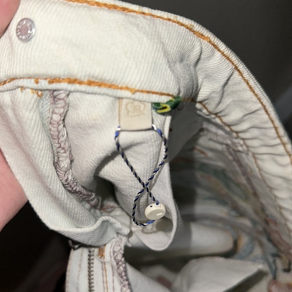 Farm Rio parrot embroidery jean shorts size 38 BR - Picture 3 of 3